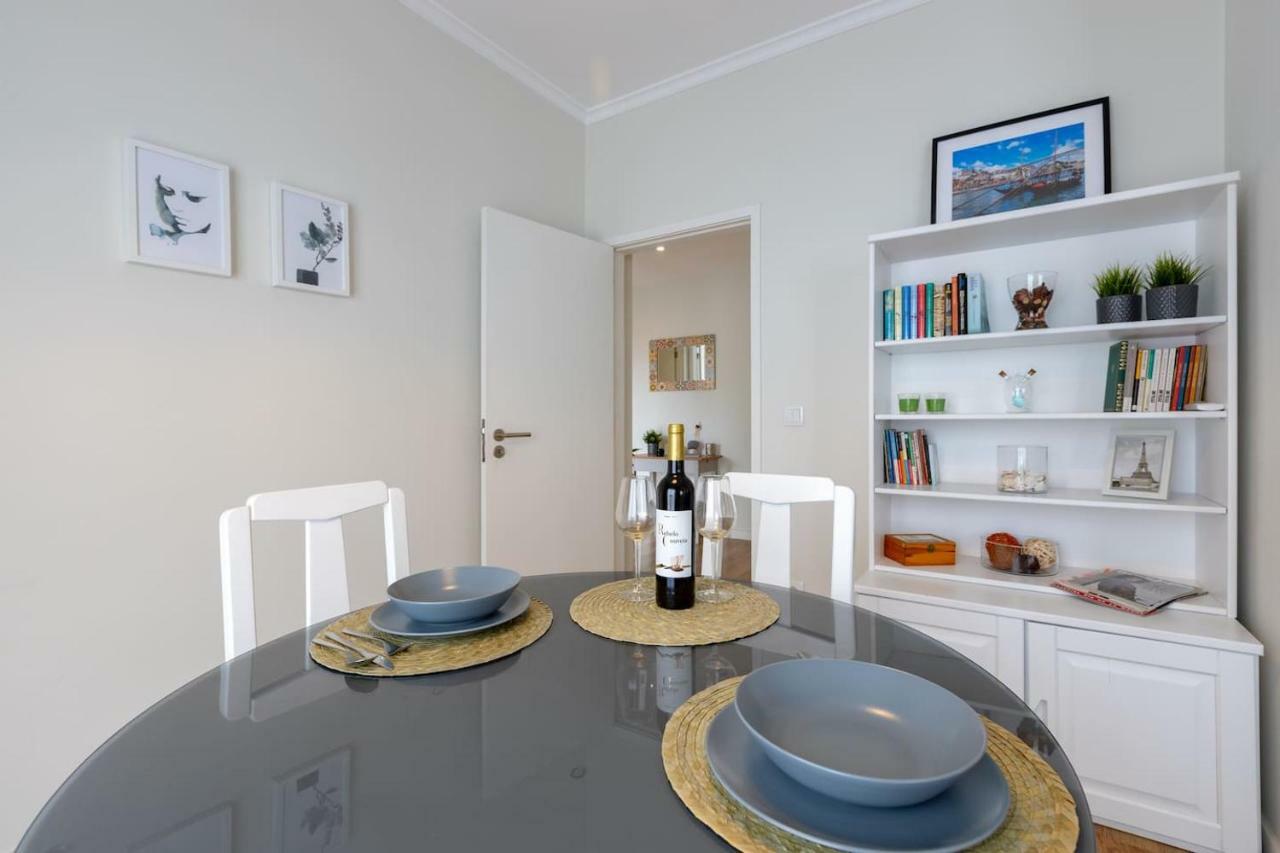 Trindade Sunny Downtown Apartment With Balcony & Ac Порто Екстериор снимка